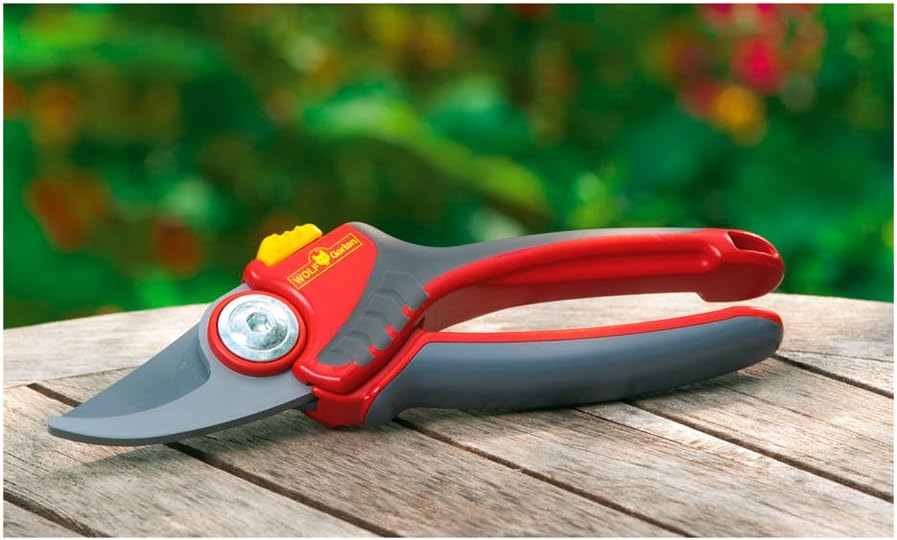 wolf-garten-premium-plus-bypass-pruner-r-3.jpg