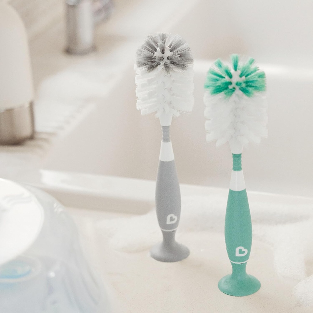 munchkin-bristleTM-bottle-brush-sage-3.jpg