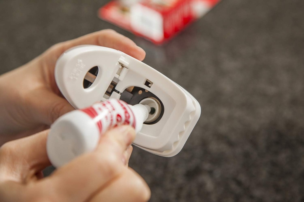tomcat-press-n-set-mouse-trap-2-trapspac-3.jpg
