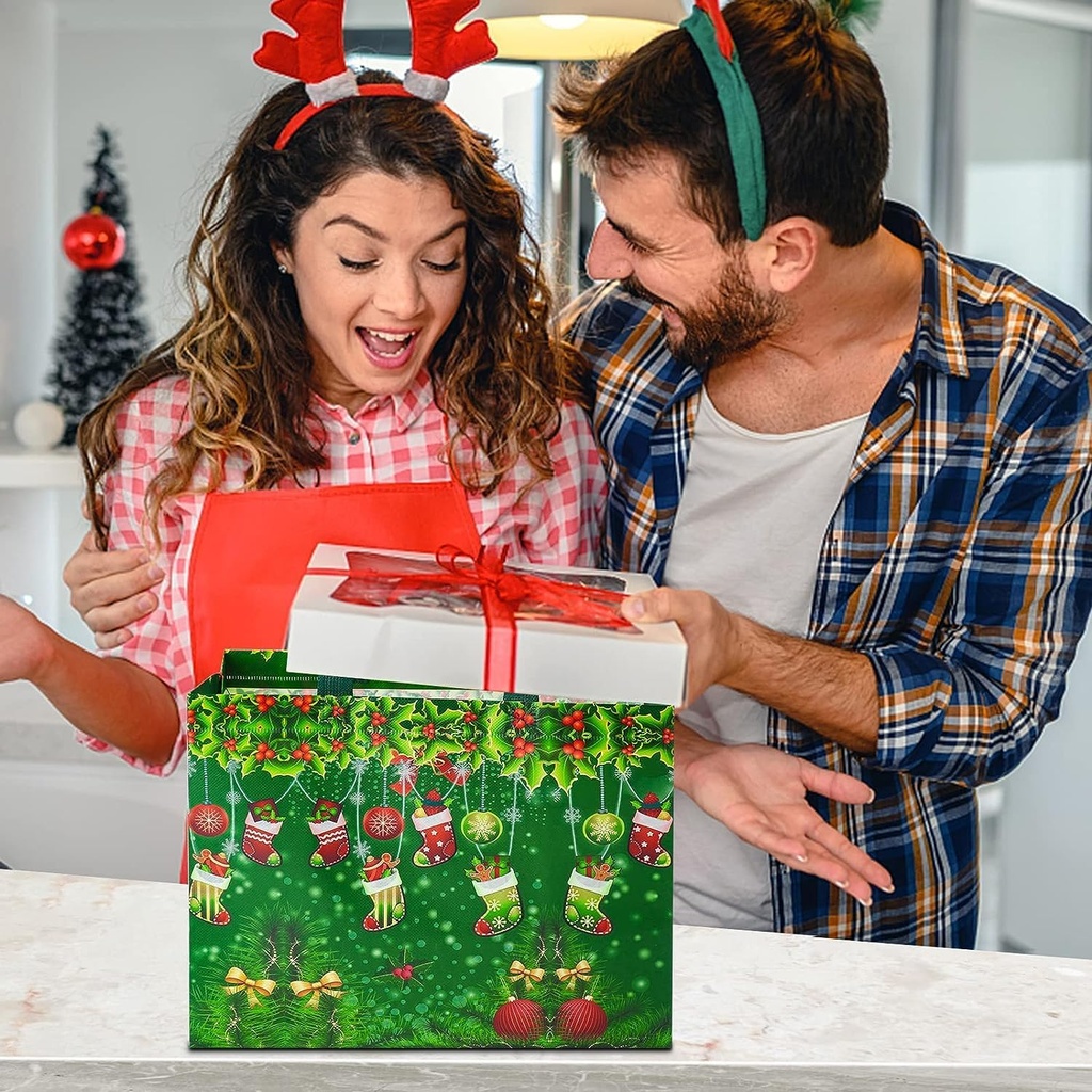 heetobcos-12-pack-christmas-gift-bags-la-6.jpg
